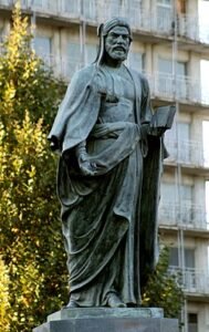 Nizami Gəncəvinin heykəli — heykəltaraş Fuad Əbdürəhmanov